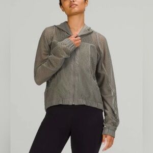 Lululemon‎ Sage Green Relaxed Fit Mesh Jacket  Size 6